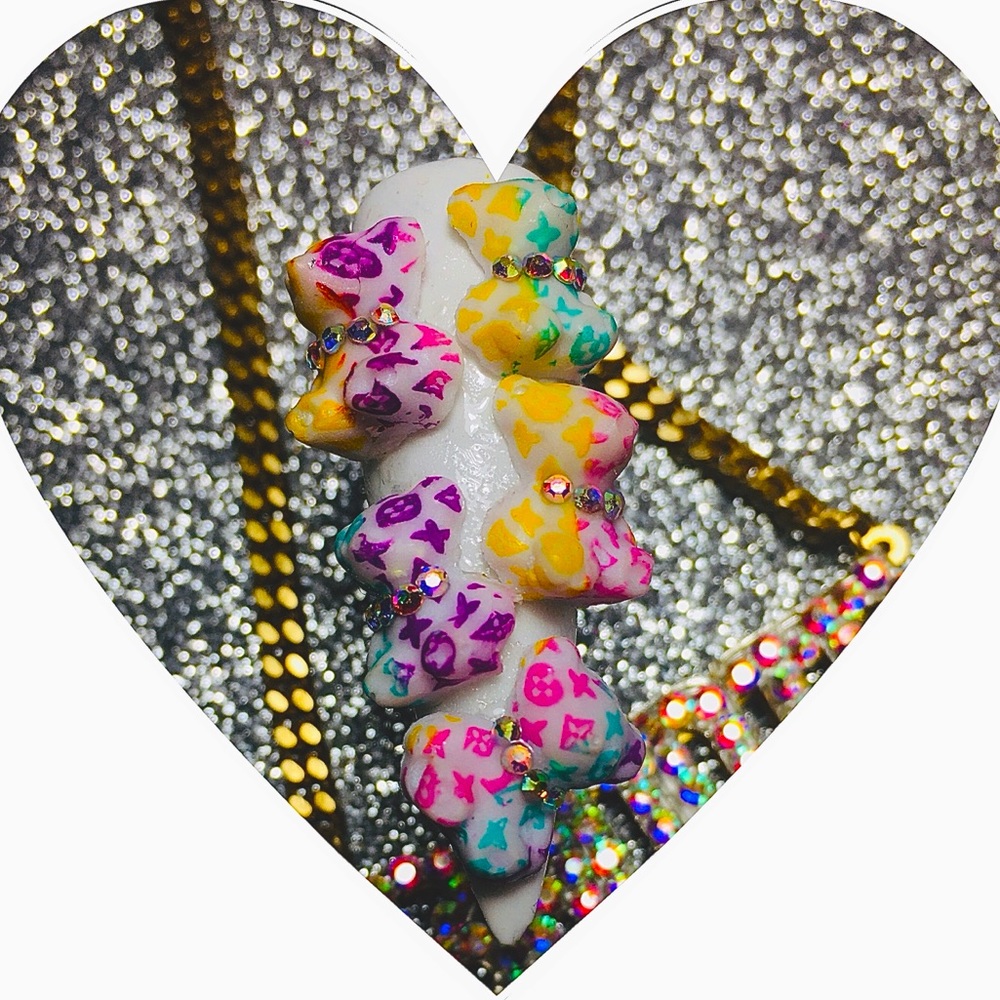 “VIVID” CHARMS